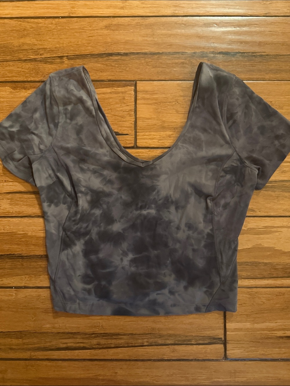 Lululemon Women’s V-Neck Short Sleeve Tie-Dye Crop Top - Gray Size 8